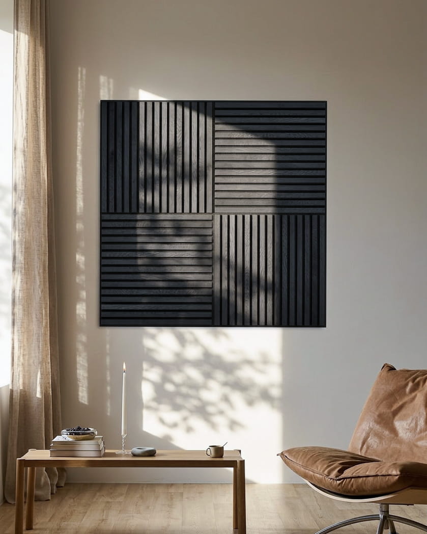 WoodUpp Akupixel Akustikpanel, 60x60 cm, har black ribbor i askträ på filtbotten; minimalistisk skandinavisk design som passar moderna interiörer.